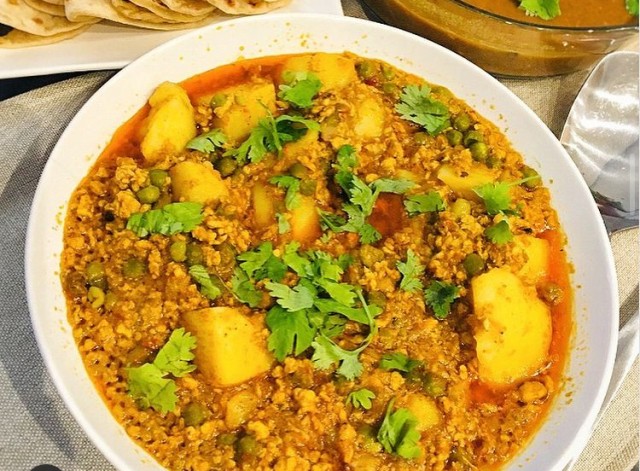Mince Curry With Peas And Potatoes