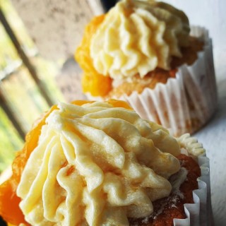 Mango Cupcake
