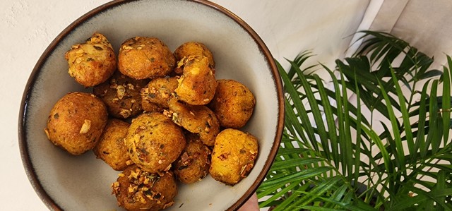 Crispy Gralic Butter Potatoes Bites