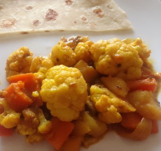Cauliflower With Carrots,peas And Potato