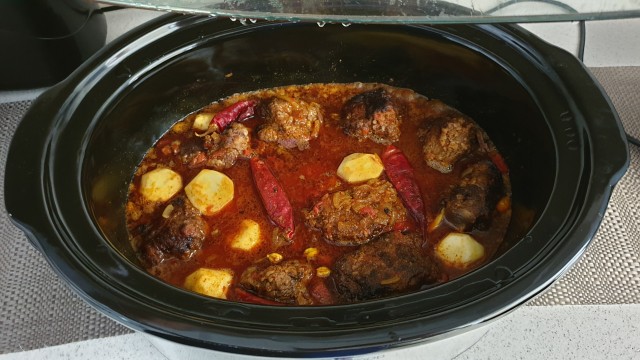 Slow-cooker Oxtail Curry