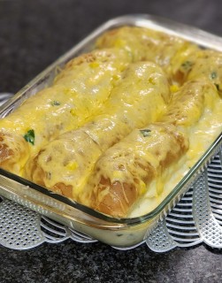 Cheesy Creamed Corn Rolls