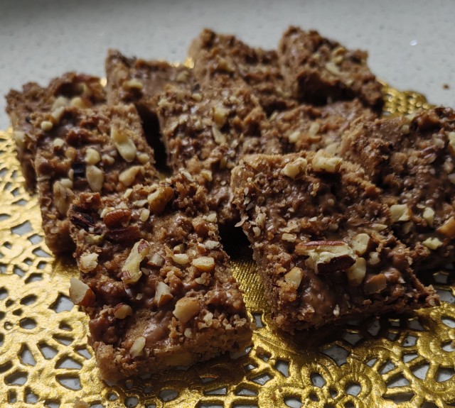 Pat-in-a-pan Chocolate Biscuits
