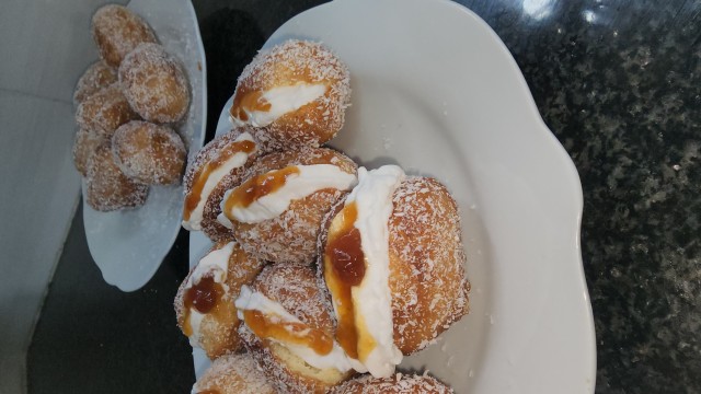 Cream Doughnuts