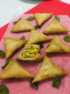 Chicken Cheese & Corn Samosa