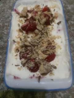 Strawberries-and-cream-trifle