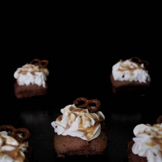 Salted Caramel Pretzel Cupcakes