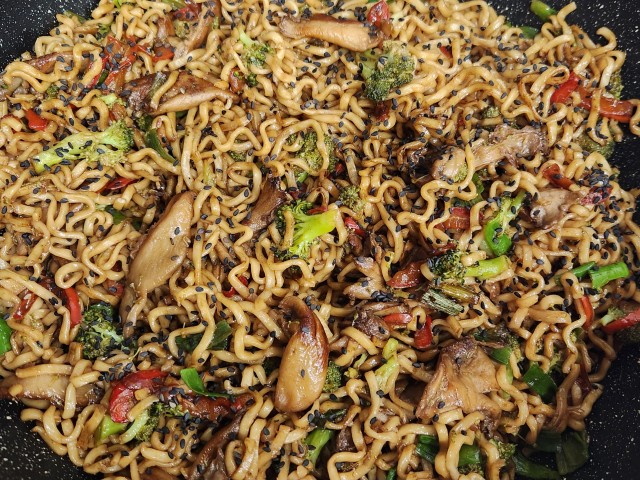 Oyster Mushroom Noodle Stir Fry
