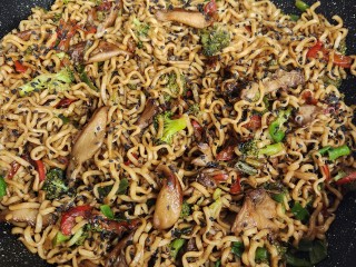 Oyster Mushroom Noodle Stir Fry