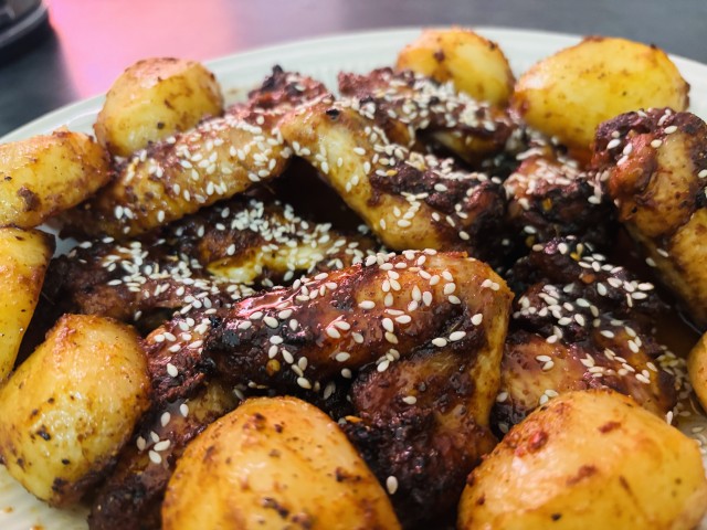 Crispy Spicy Sesame Chicken Wings
