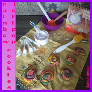 Rainbow Lollipop Cookies