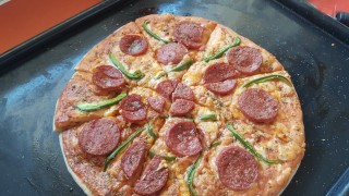 Salami Pizza