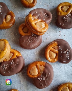 Salted Chocolate Peanutbutter Pretzels