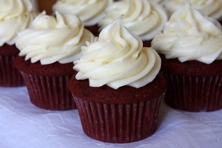 Smooth& Creamy Cream Cheese Icing