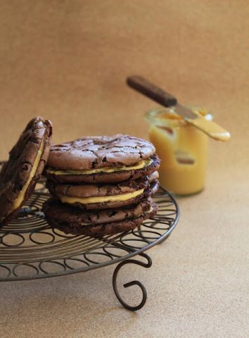 Chocolate Brownie Cookies With Caramelised White Chocolate