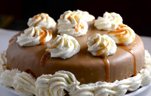 Slice Caramel Meringue Cake Cream Almonds Stock Photo 7448065 | Shutterstock