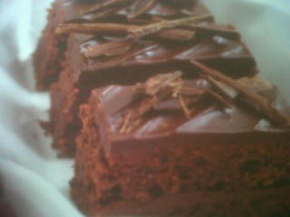 Gooey Chocolate Fudge Bites