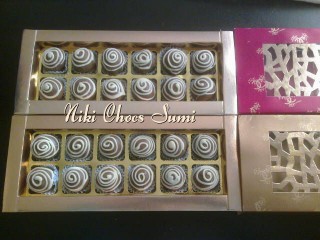 Nikki Chocs