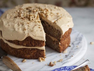 Apple & Banana Cake With Caramel Cream Cheese Frosting