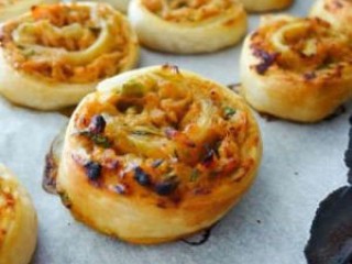 Patha Pastry Pinwheels recipe by Sumayah