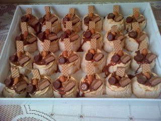 Deluxe Caramel Cupcakes