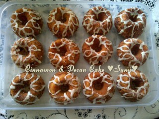 Cinnomon And Pecan Cake