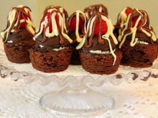 Valantine Brownie Cheesecake Bites