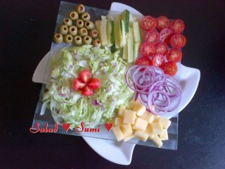 Mix Salad That Was Served With Cornish Curry