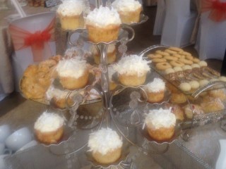 Coconut Cream Cupcakes