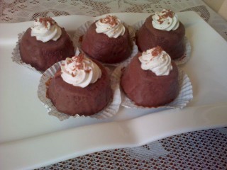 Ferrero Filled Ice Cream Cakes