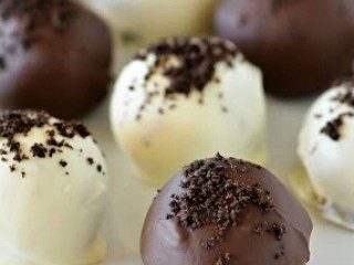 Easy Peasy Oreo Truffles