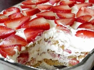 Strawberry Icebox Cake