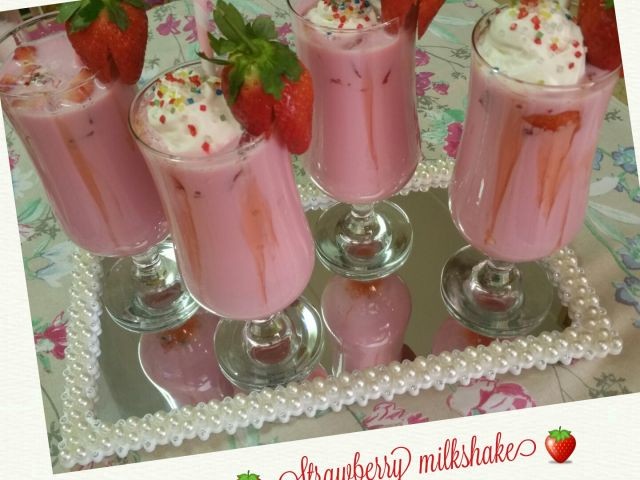 Strawberry Milkshake recipe by Fatima Latib