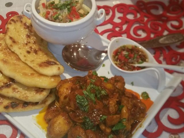 Imli Chicken And Imli Fries & Garlic Bread