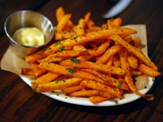 Sweet Potato Chips And Dip