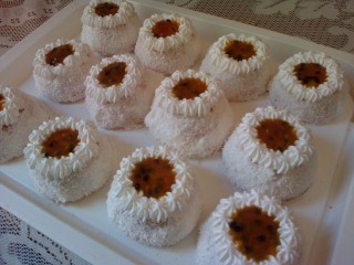 Granadilla Cakes