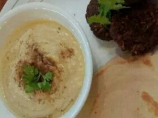 Hummus & Falafel