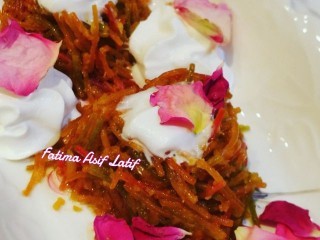 Rainbow Vermicelli With Rose Potpourri