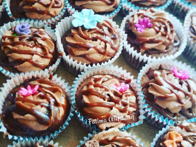 Chocolate Cream Cupcakes With A Drizzle Of Ganache