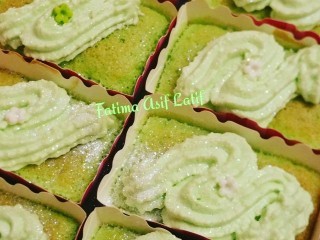 Peppermint Cream Cakes