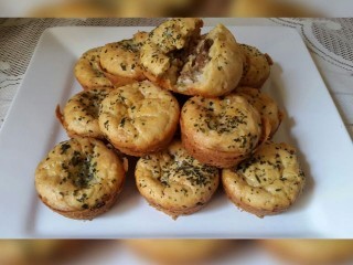 Surprise Steak Muffin Pie