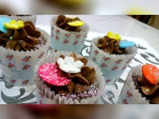 Chocolate Cupcakes With Creamy Icing
