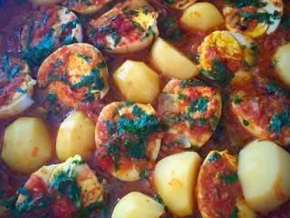 Egg & Potato Curry ( Alloo Beda )