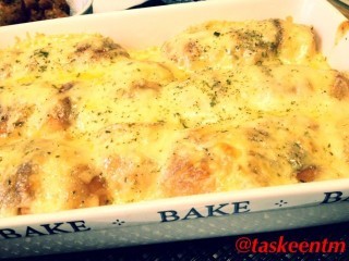 Jimmys Saucy Cheese Garlic Rolls