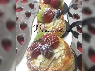 Puff Pastry And Berries