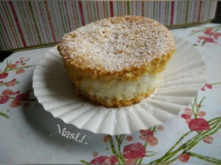 Cappuccino Macaroon Cupcakes