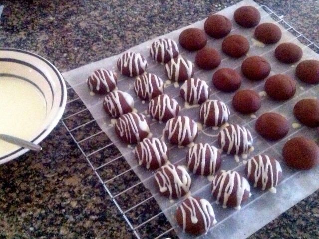 Chocolate Shortbread Puffs