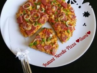 Instant Noodle Pizza