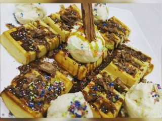 Baked Waffles With Ganache N Flake