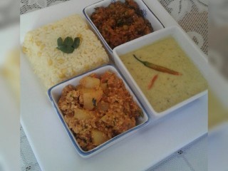 Khuri Khitchri,mince & Bhaji